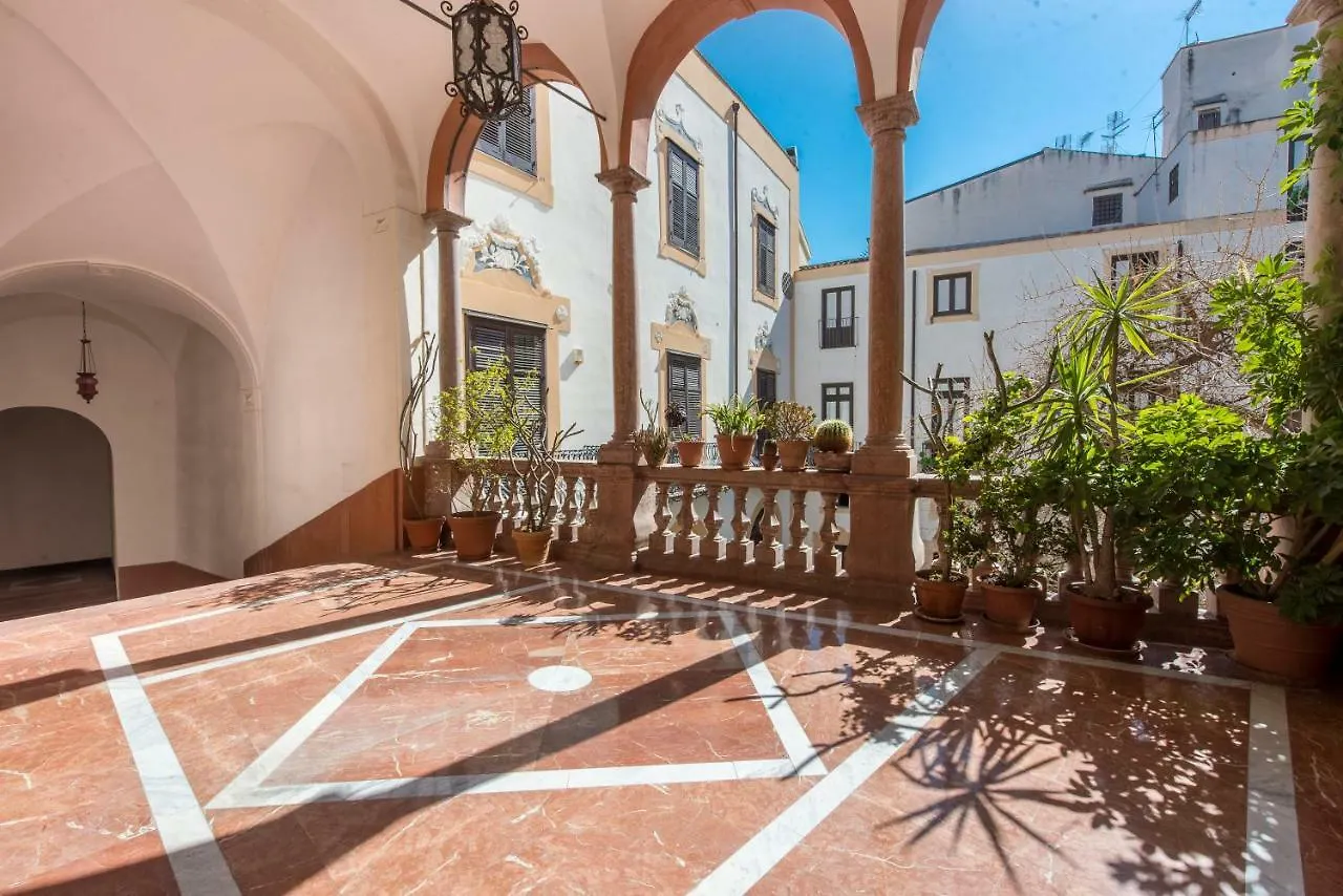Casa Degli Affreschi A Palazzo Lungarini Daire Palermo İtalya
