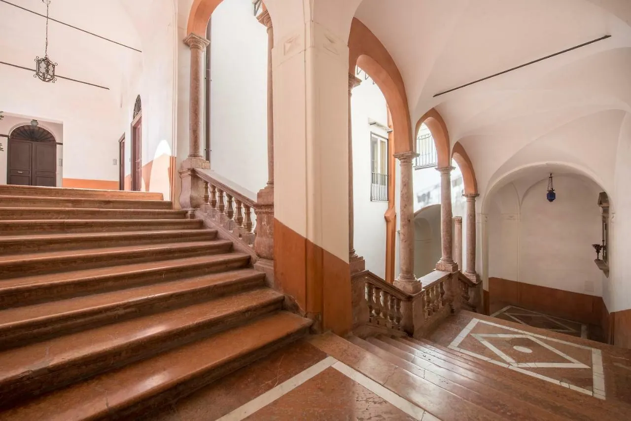 Casa Degli Affreschi A Palazzo Lungarini Daire Palermo